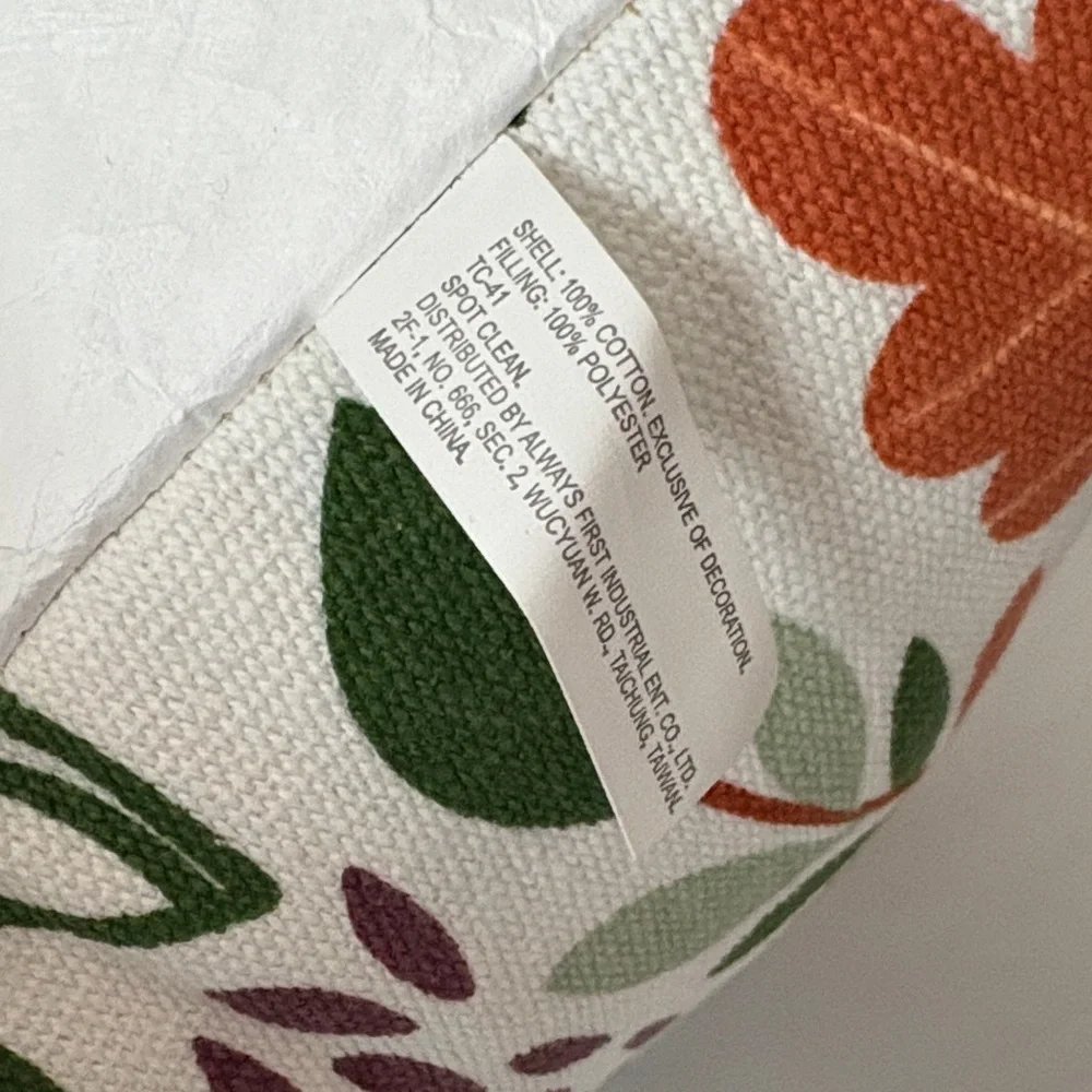 Target Leaf Pattern Throw Pillows with Tassels (2)  100% cotton